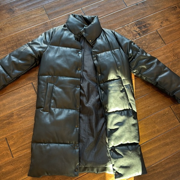 Excellent condition puffer coat - Picture 4 of 5